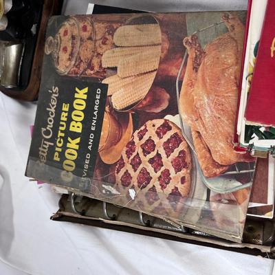 Vintage Betty Crocker Cooky Cook Books Chef book ends