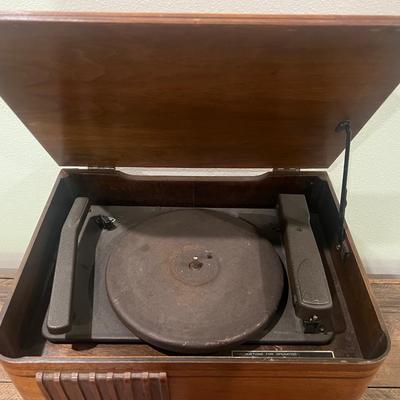 SILVERTONE 8913 Vintage Record Player - Radio - Recorder