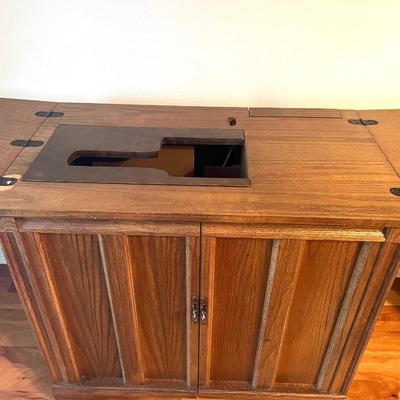Solid Wood Sewing Cabinet With Singer 9430 Sewing Machine *Read Details*