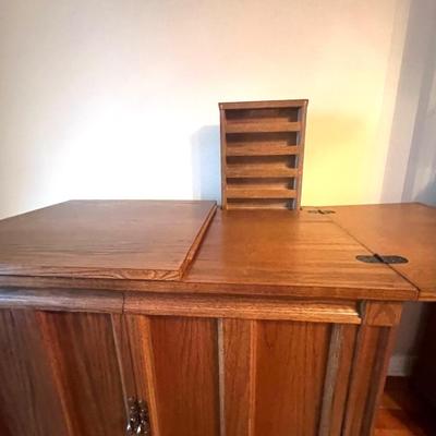 Solid Wood Sewing Cabinet With Singer 9430 Sewing Machine *Read Details*