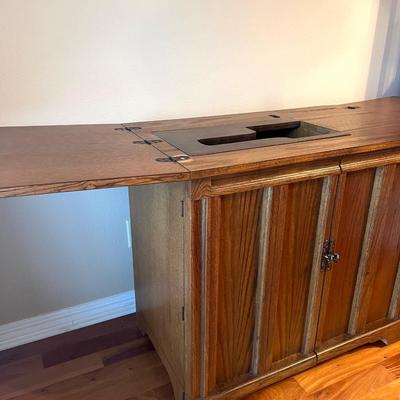 Solid Wood Sewing Cabinet With Singer 9430 Sewing Machine *Read Details*