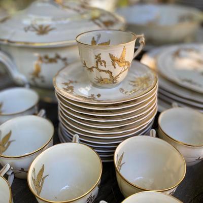 Limoges La Reine Elisabeth China Set