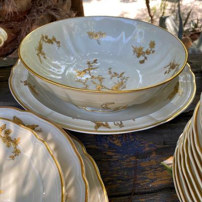 Limoges La Reine Elisabeth China Set