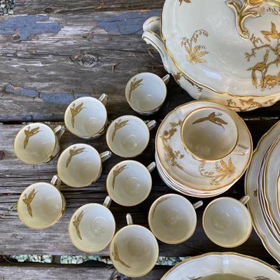 Limoges La Reine Elisabeth China Set