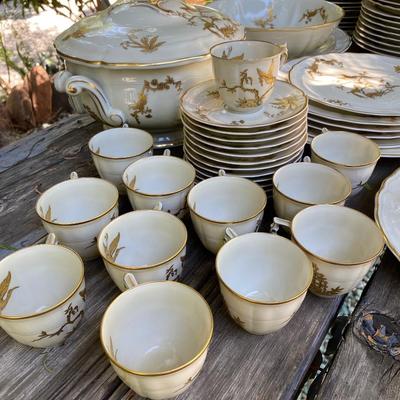 Limoges La Reine Elisabeth China Set