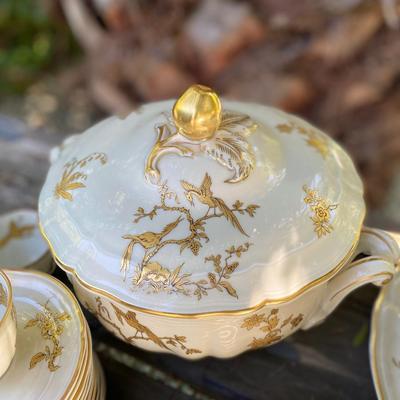 Limoges La Reine Elisabeth China Set