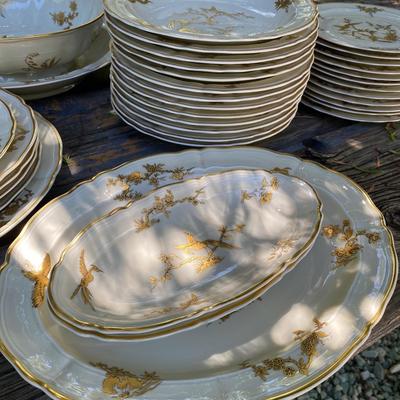 Limoges La Reine Elisabeth China Set