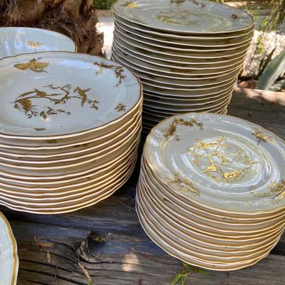 Limoges La Reine Elisabeth China Set