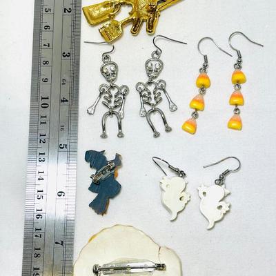 Halloween jewelry lot
