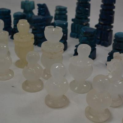 Quartz & Agate Chess Pieces and Board