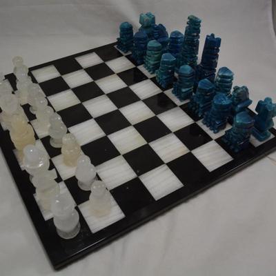 Quartz & Agate Chess Pieces and Board