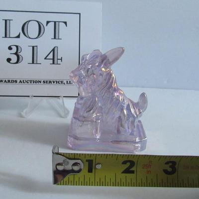 Lot 314:  Older Retired Boyd Glass Scotty Dog Figure