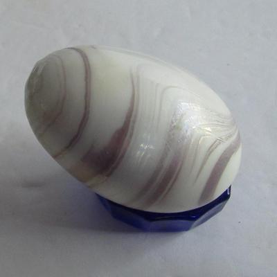 Lot 315:  Gibson Glass Egg and Blue Open Salt Dip