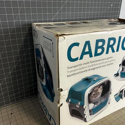 CABRIO Cat Carrier NEW in the BOX 