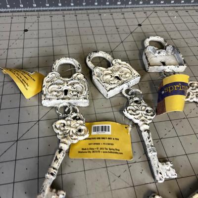 4 Decorative Cast Iron Lock & Key Sets 