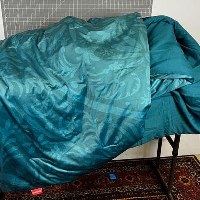 Queen Turquoise Colored Bed Spread Comforter, by Opal House