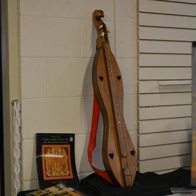 Tom Scanlan Dulcimer No. 127 with Case & Sheet Music