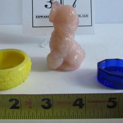 Lot 318: Boyd Glass Dog and 2 Open Salt Dips