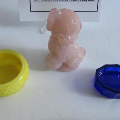Lot 318: Boyd Glass Dog and 2 Open Salt Dips