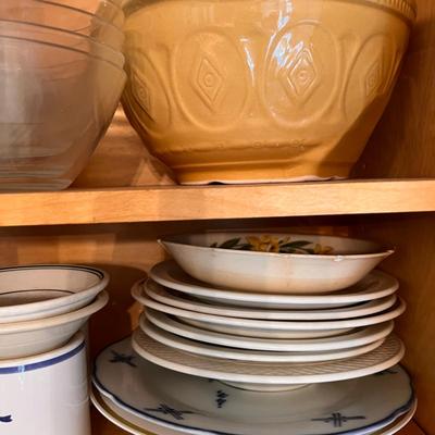 Large Mixed Kitchen Cabinet & Appliances Lot