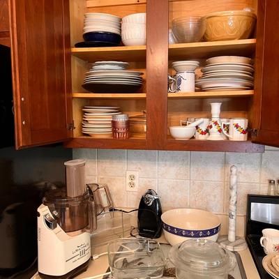 Large Mixed Kitchen Cabinet & Appliances Lot