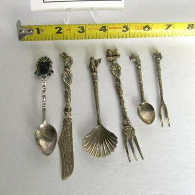 Lot 329: Mexico Carved Stone Spoon and Italy Condiment Set