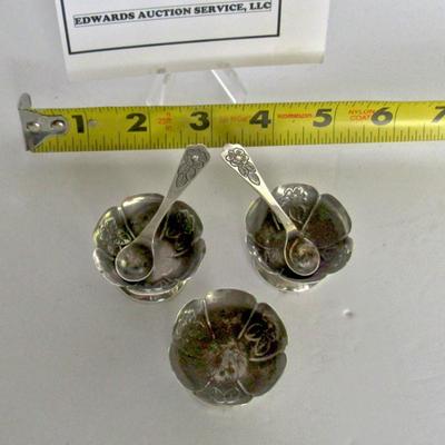 Lot 332:  3 Silver Plate Open Salts and 2 Matching Spoons Unmarked
