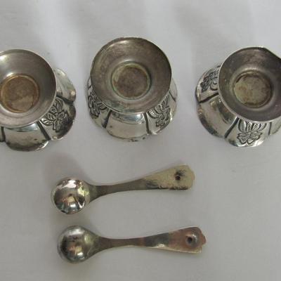 Lot 332:  3 Silver Plate Open Salts and 2 Matching Spoons Unmarked