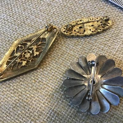 Brooches   Lot of 3