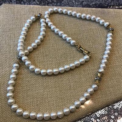 Faux Pearl Fashion Necklace
