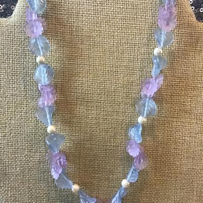 Vintage lucite pastel frosted transparent flower faux pearl necklace