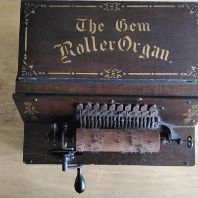 RARE!! Antique Gem Roller Organ With 22 Rollers/Cobs (One of them is the very first one!)