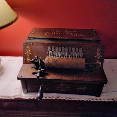 RARE!! Antique Gem Roller Organ With 22 Rollers/Cobs (One of them is the very first one!)