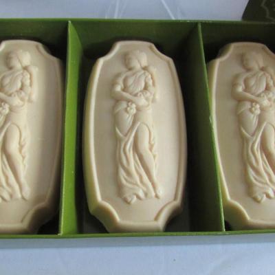 Lot 339  Nice Unused Vintage Avon 3 Soaps In Box