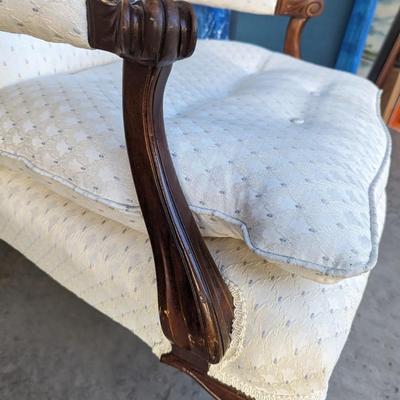 Very nice comfortable white chair