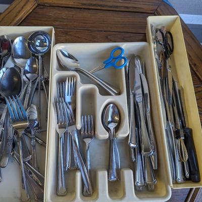 nice bundle of flatware.