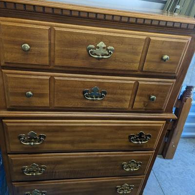 5 drawer dresser in great condition,  Made by Sumter Cabinet Company,