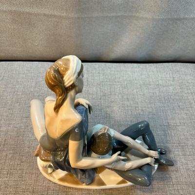 "Dancers Resting" Rare Lladro Retired