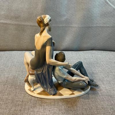 "Dancers Resting" Rare Lladro Retired