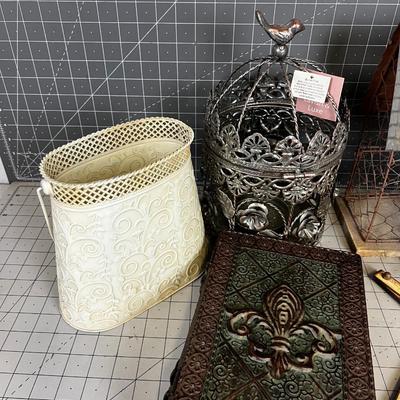 Metal DÃ©cor' LOT: (6) All new
