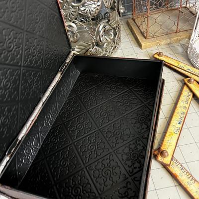 Metal DÃ©cor' LOT: (6) All new