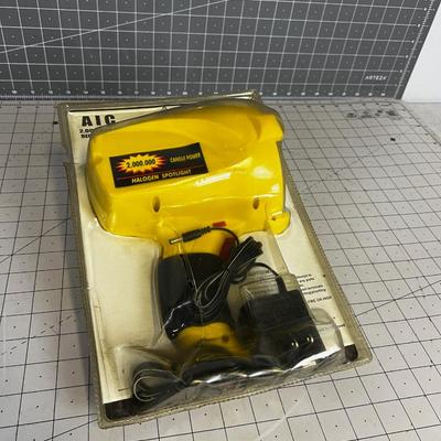 NEW 2 Million Candle Power Rechargeable Spot Light 12 Volt 