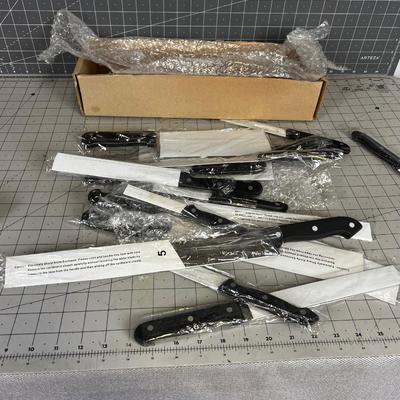 NEW in the Box Cutlery Set, by 6 Star Chef 