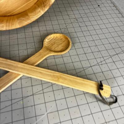 Blonde WOOD Salad Bowl with Utensils