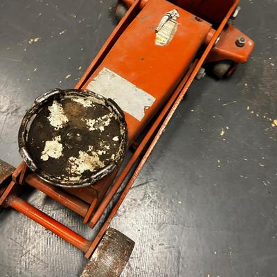 5 Ton Hydraulic Floor Jack.