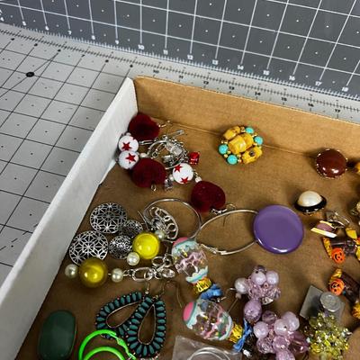 Tray of  Earrings, Costume Jewelry