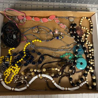 Necklace Lot 