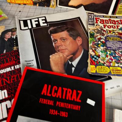 VINTAGE OLD Magazines & Comics