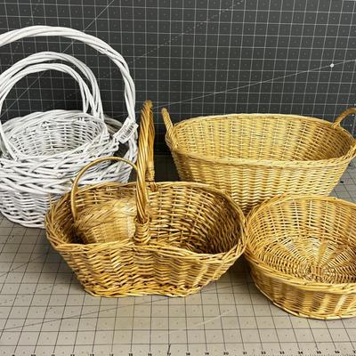 6 Basket; Misc. and a nesting set ALL NEW 