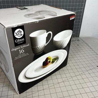 Gibson New 16 Piece Elegant Dish Set